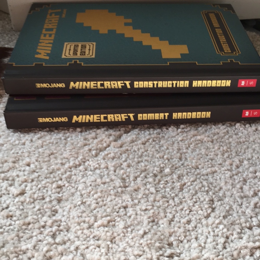 2 Minecraft Handbooks - Picture 3 of 3